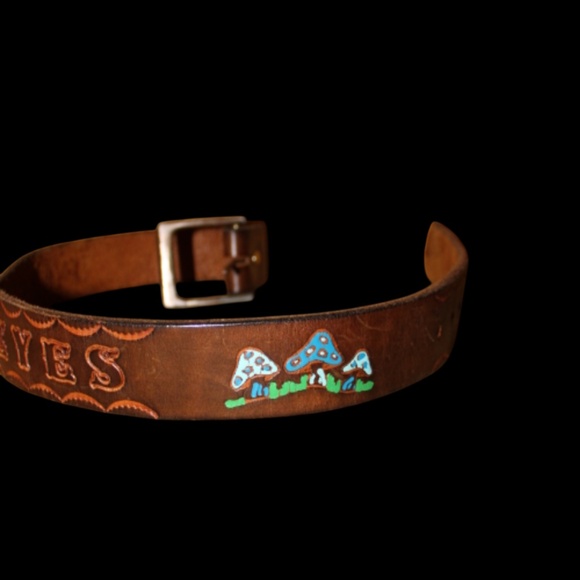 🍄 Vintage "Bright Eyes" Engraved Mushroom Belt – One of a Kind! - Picture 3 of 4